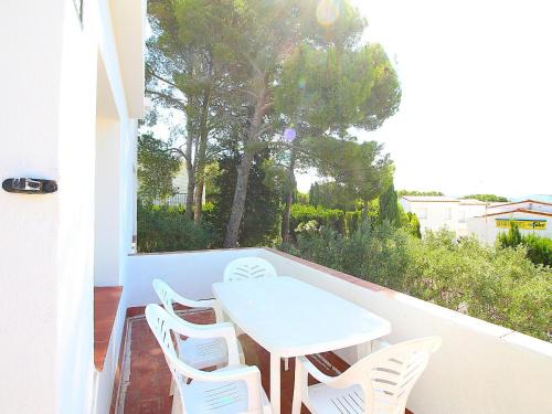 Llanca House | Villa Espaciosa con Jardín Cerca de la Playa - ES-228-168