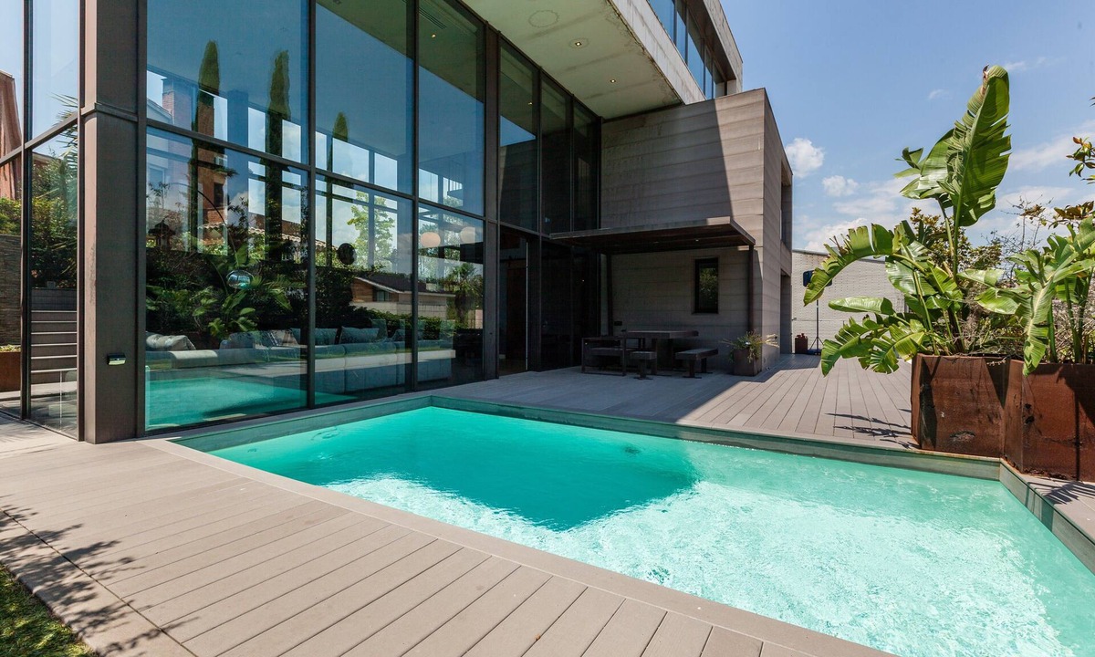 El Papiol Villa | Villa 'Espai Oliveres' with Private Pool, Wi-Fi, and Air Conditioning