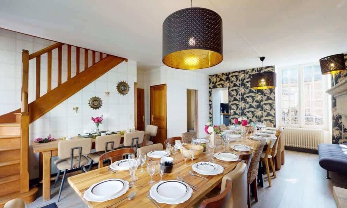 Villedieu-les-Poeles House | Villa et Cour du Paradis 22 Pers ensemble de gites