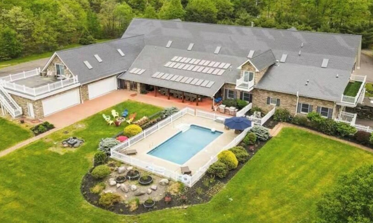 Wilkes-Barre Villa | Villa Euphoria: Exotic Retreat