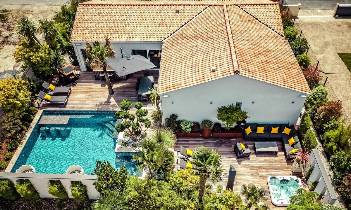 Saint-Ciers-du-Taillon Villa | Villa Evasion: Luxury and comfort