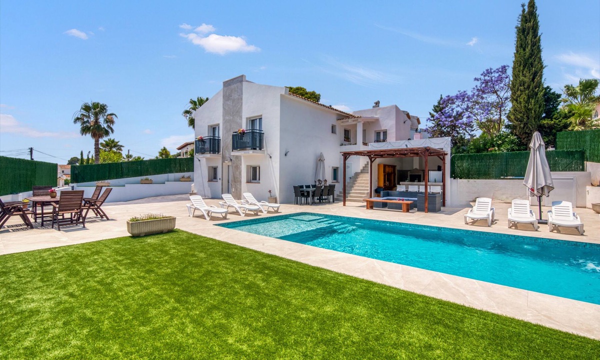 Casas de Torrat Villa | Villa 'Farau' with Sea View, Wi-Fi and Air Conditioning