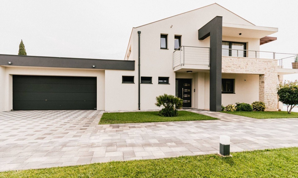 Sibenik Villa | Villa Felicity B4 - Four Bedroom Villa with Balcony and Pool