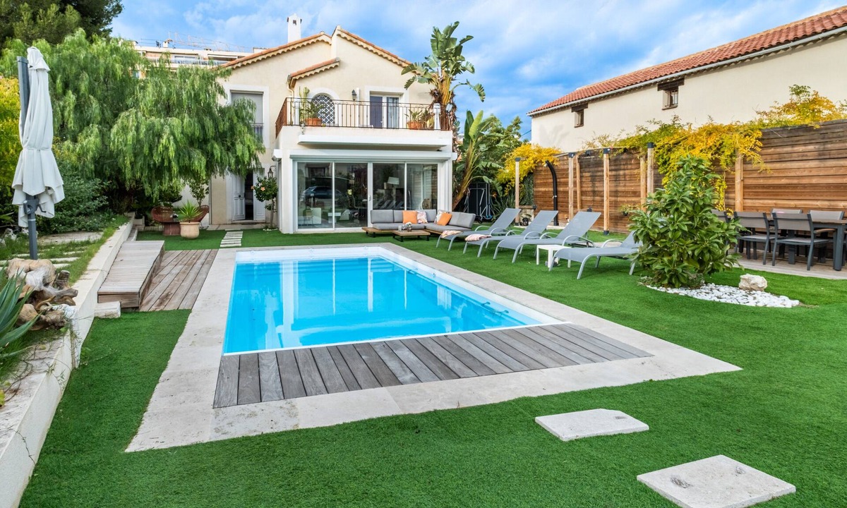 Cros-de-Cagnes Villa | Villa for 8 Guests by the Sea with Private Pool, Wi-Fi, and Air Conditioning
