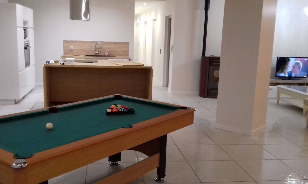 Hesdin-l'Abbe Villa | Villa for 8 people on a horse farm