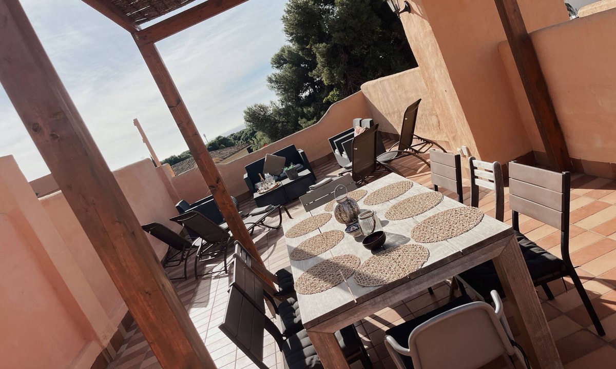 Urbanizacion Hacienda las Chapas House | Villa for 8 with 360' view, walking distance BEACH, solarium, Pool.