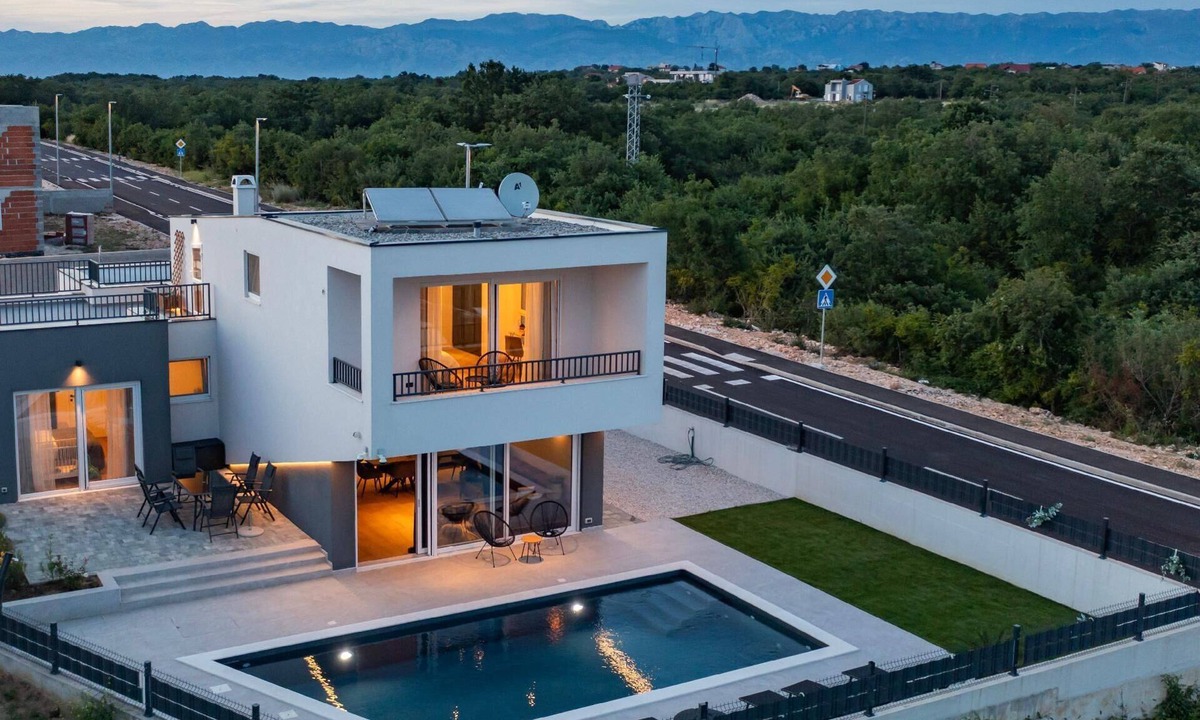 Lovinac House | Villa Fortunata with outdoor pool, terrace and garden