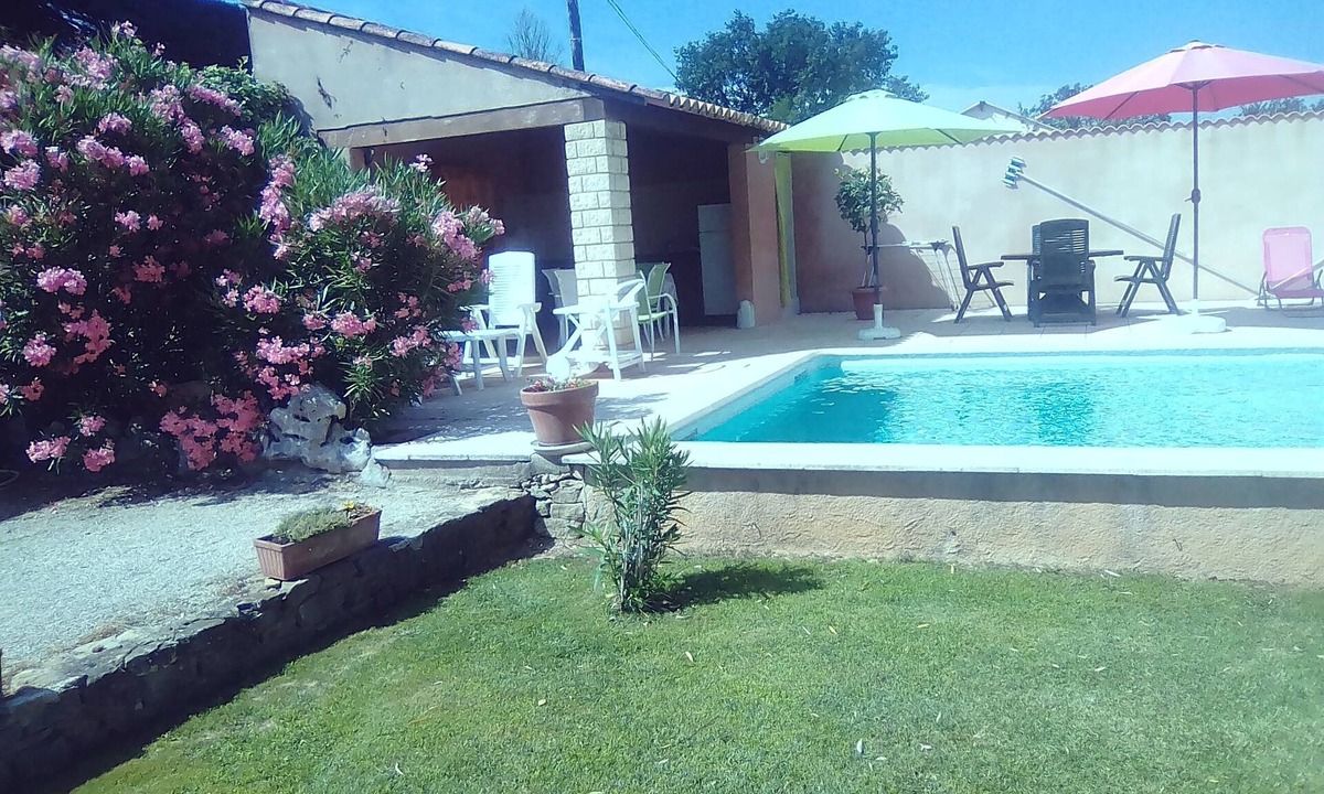 Saint-Andre-d'Olerargues House | villa with pool near uzes