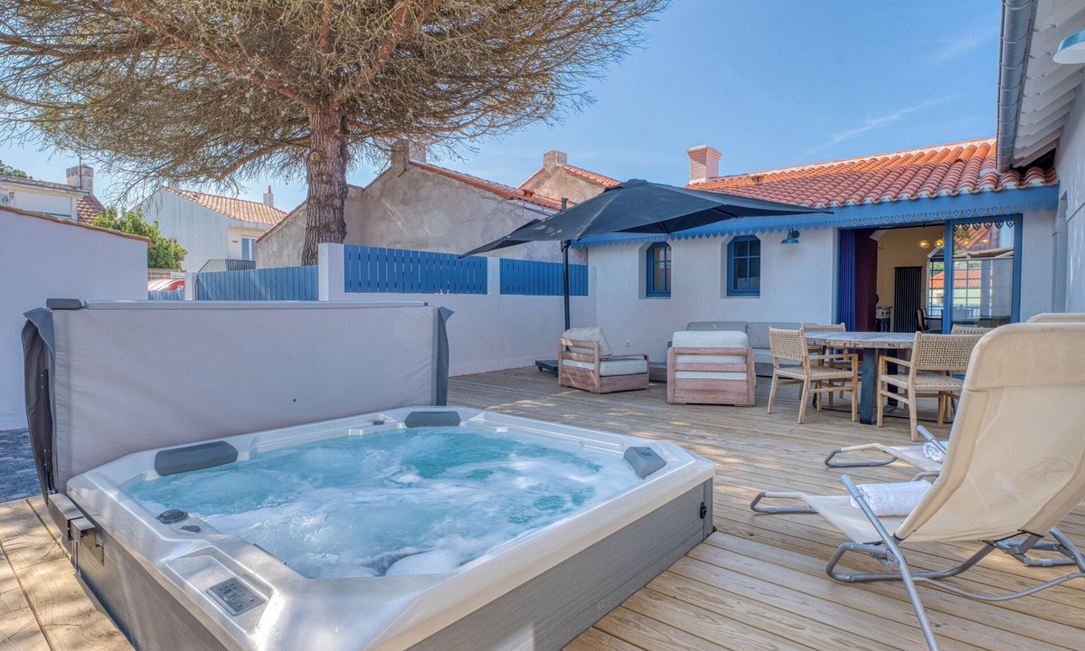 Saint-Gilles-Croix-de-Vie Villa | Villa Les Bains de Mer: Spa, Walk to Beach & Town, Sleeps 6