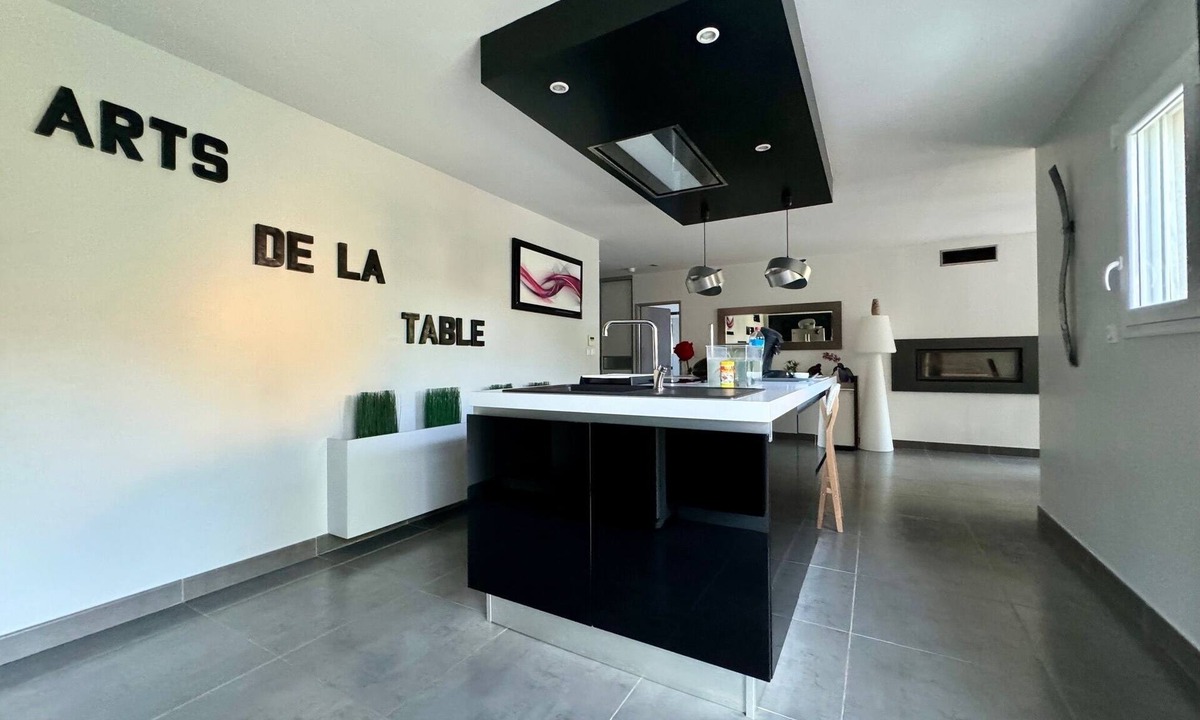 Saint-Laurent-des-Arbres Villa | Villa les Arts de la Table