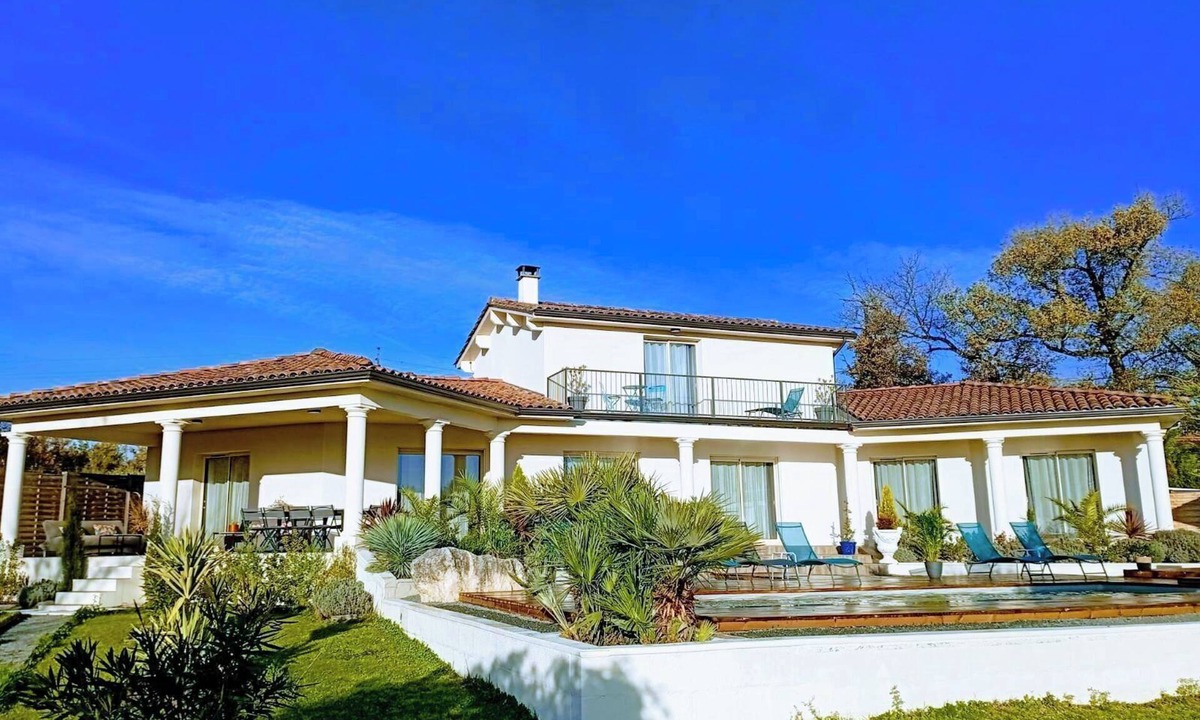 Festalemps Villa | Villa Peristylum PISCINE & SPA