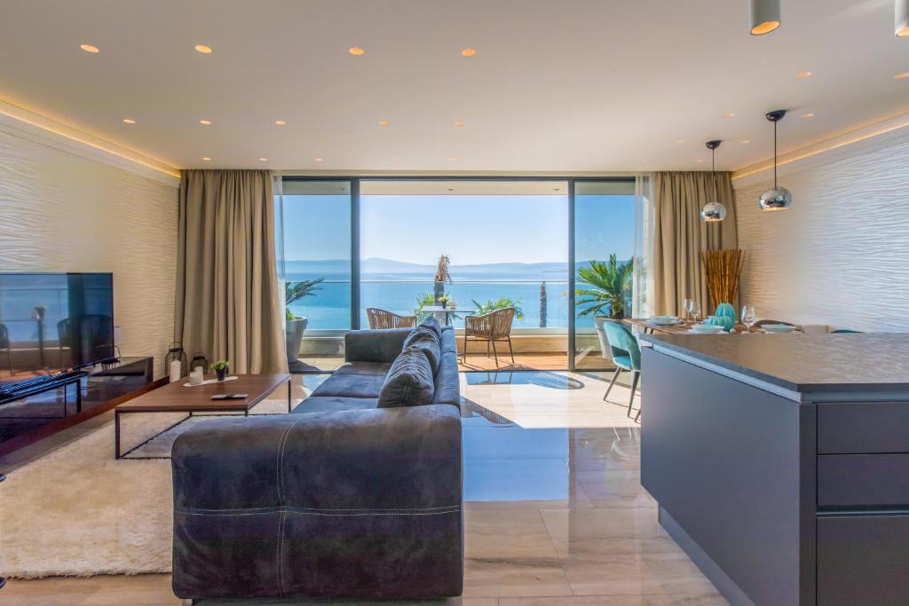 Selce Apartment | VILLA FRAN - DELUXE SEA VIEW SUITE with balcony and private terrace # 2