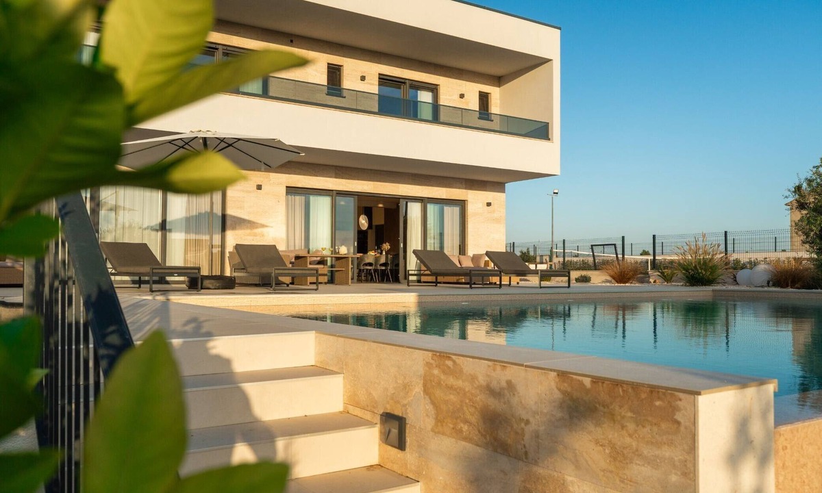 Velim House | Villa Freedom - Five Bedroom with Balcony