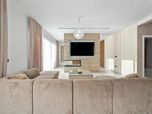 Velim House | Villa Freedom - Five Bedroom House with Balcony