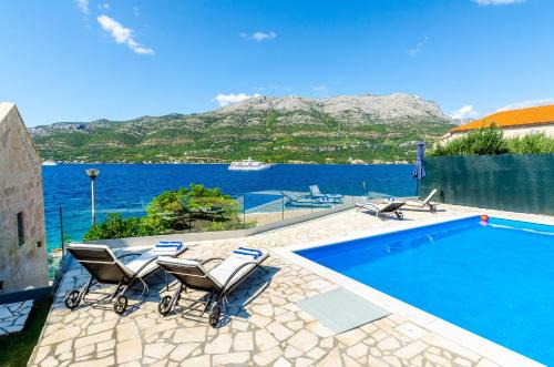 Cove Tri Zala (Zrnovo) Villa | Villa Gabriela