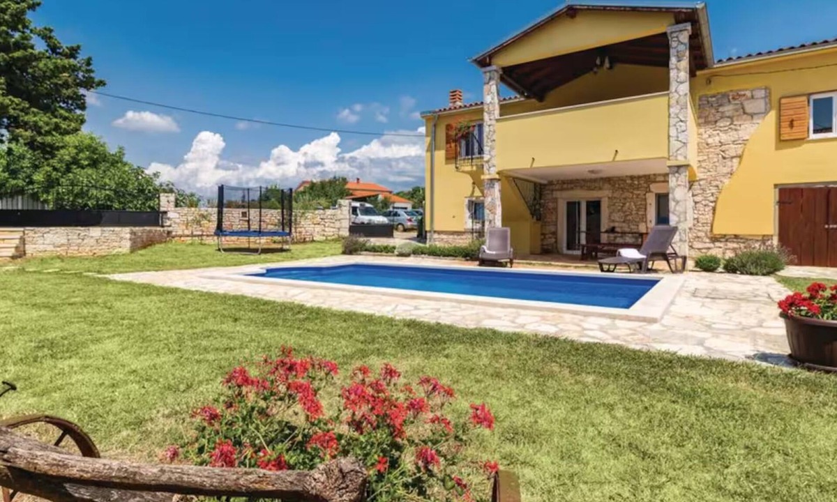 Gajana Villa | Villa Gajana 1 by Villas Guide