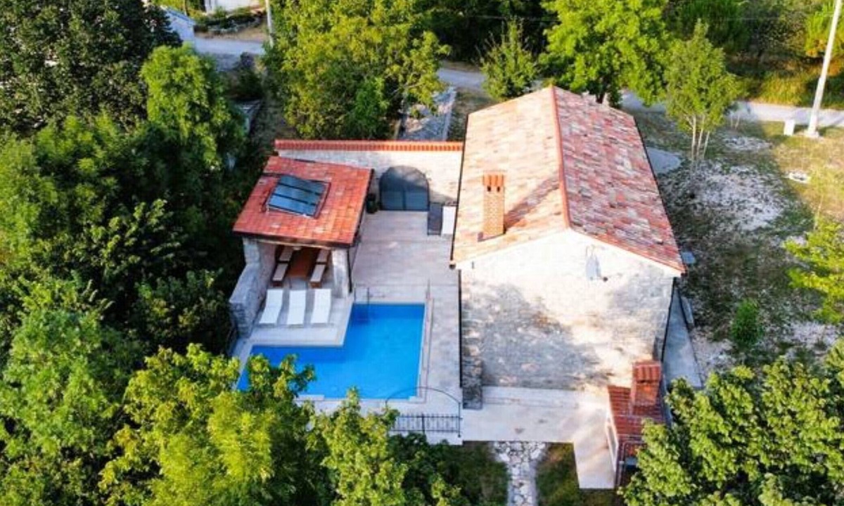Lupoglav Villa | Villa Galant Brgudac - Private Oasis with Pool