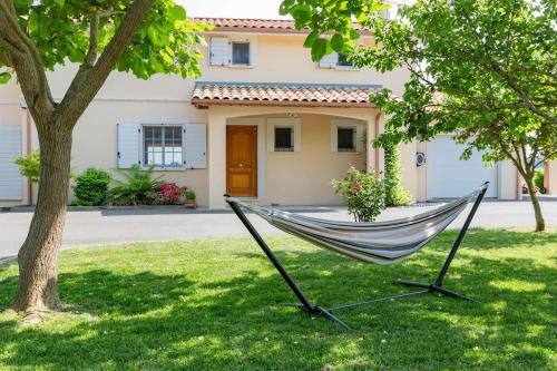 Miremont House | Villa Garden & Pool