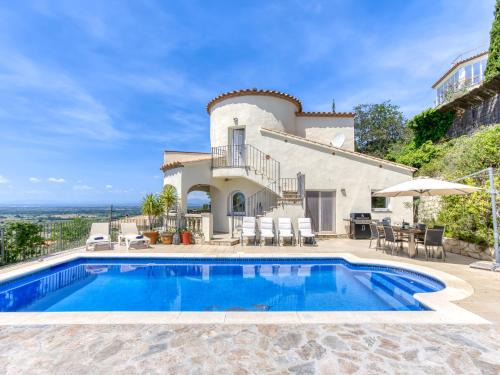 El Mas Isaac Villa | Villa Golden by Interhome
