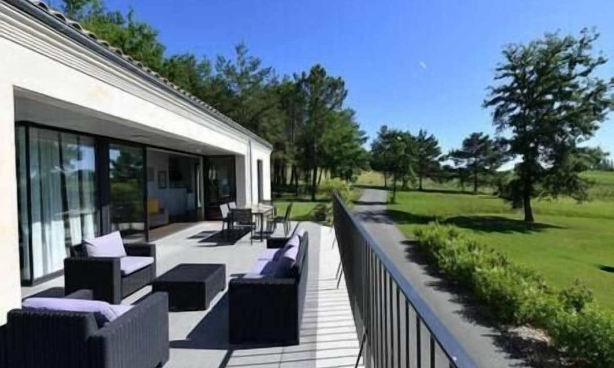 Gardegan-et-Tourtirac House | Villa Greensome on the Golf with AC