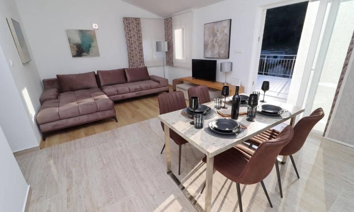 Potirna Apartment | Villa Green Bay Apartments #1