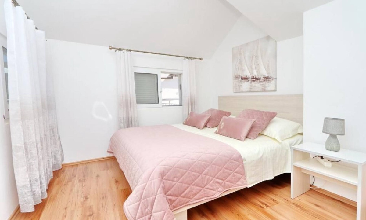 Potirna House | Villa Green Bay Apartments #3