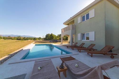 Lovrec Villa | Villa Green Oasis