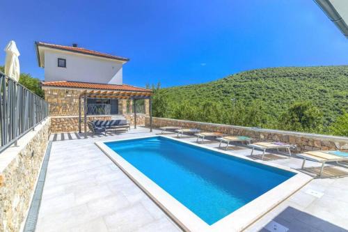 Novi Vinodolski Villa | Villa Green Sky
