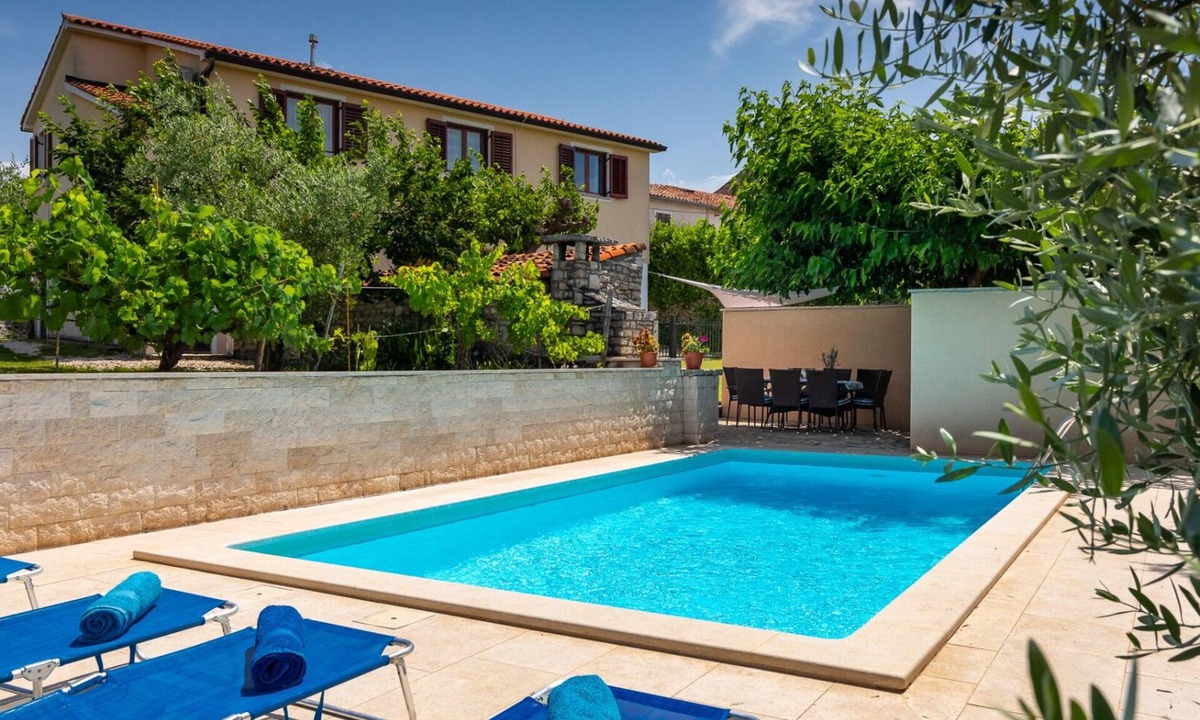 Momjan Villa | Villa Greis by Villas Guide