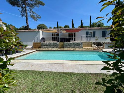 Brignoles Villa | Villa Grey