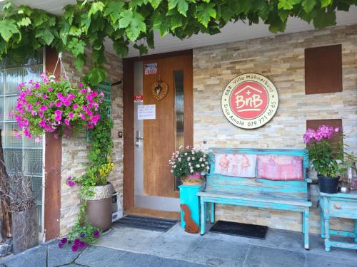 Menziken Bed & Breakfast | Villa Hühnerbunt BnB Kraftort 5737 Menziken