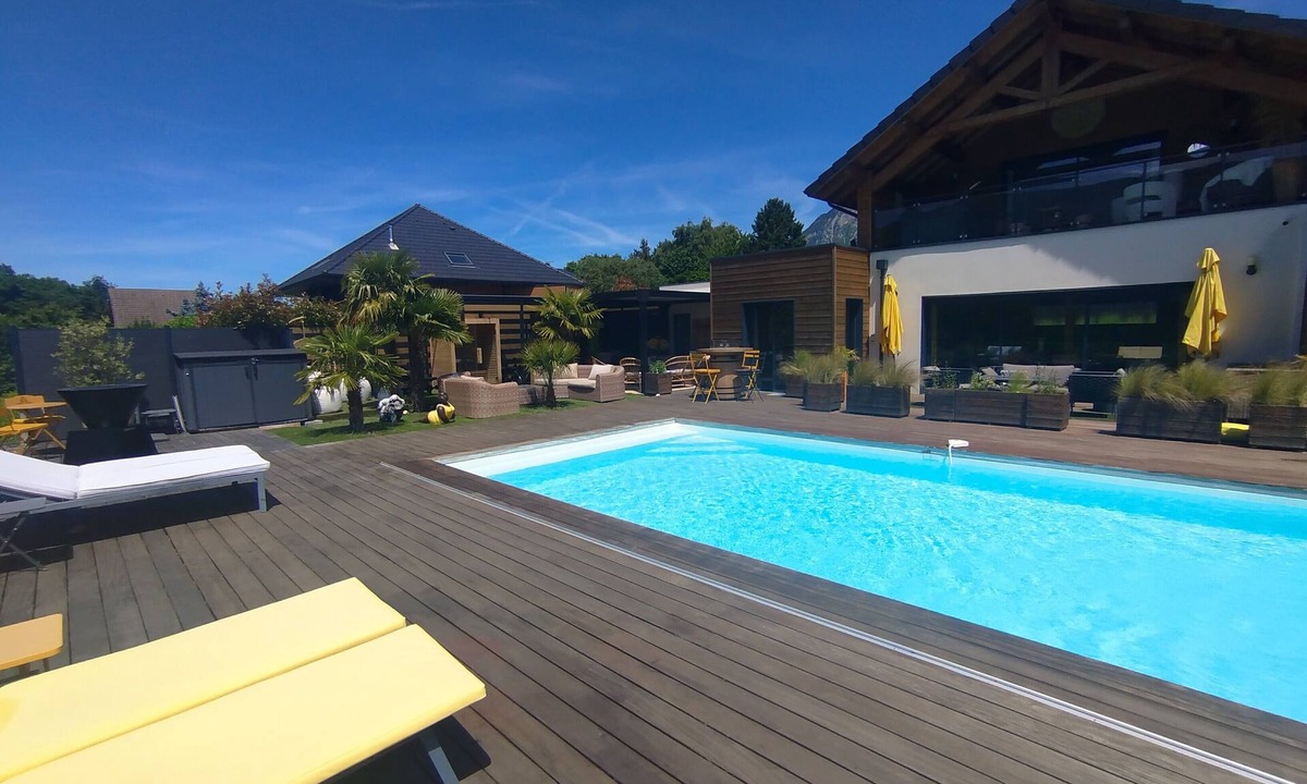 Viviers-du-Lac Villa | Villa: heated pool spa sauna air conditioning