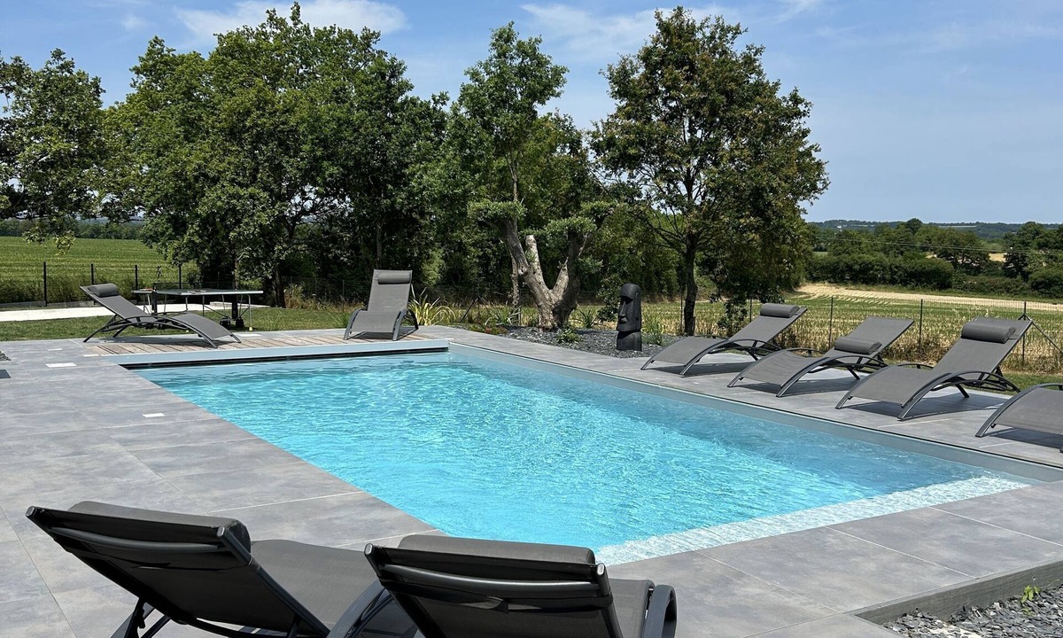 Pierric House | Villa Heated pool Jacuzzi & Multi activities Nature view