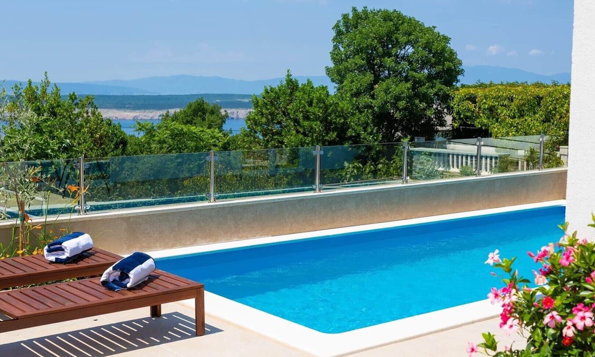 Klanfari Villa | Villa Hedera with Sea View