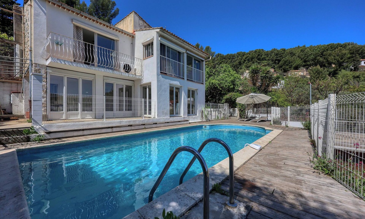 Toulon Villa | Villa Helvétie - Welkeys