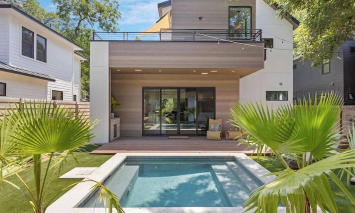 Holly Villa | Villa Hermosa - East Austin Oasis, Pool/Hot Tub