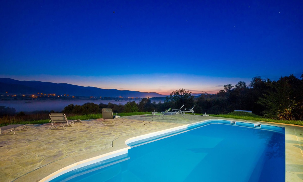Plaski Apartment | Villa Hills