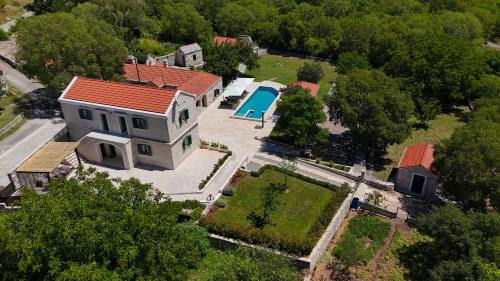 Prapatnica Villa | Villa IDOL
