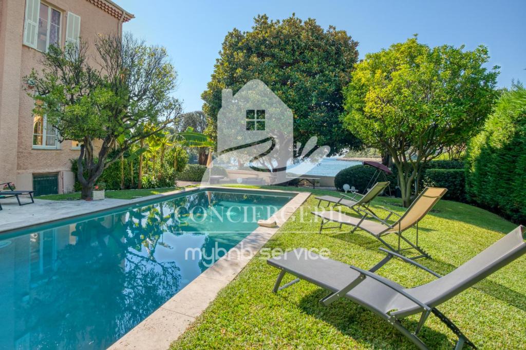 Saint-Jean-Cap-Ferrat Villa | Villa Idyllique en front de mer