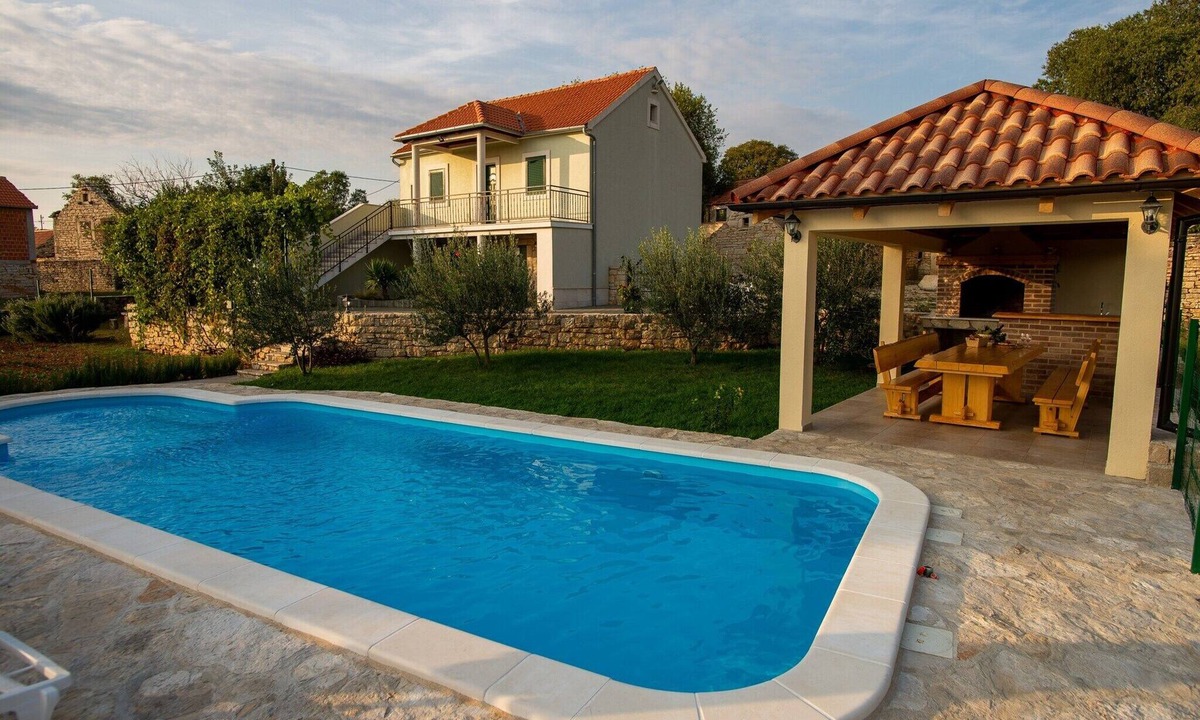 Razvode Villa | Villa in a sunny Trbounje zone