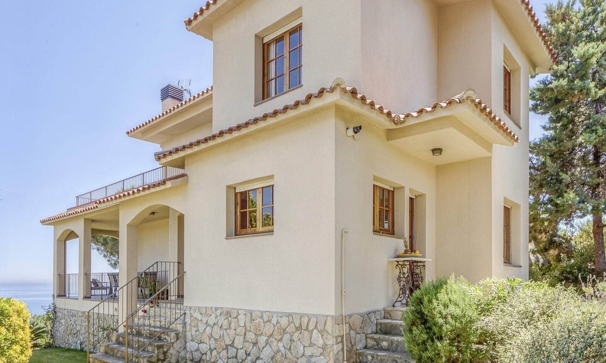 Arenys de Mar Villa | Villa in Arenys de Mar with Sea View