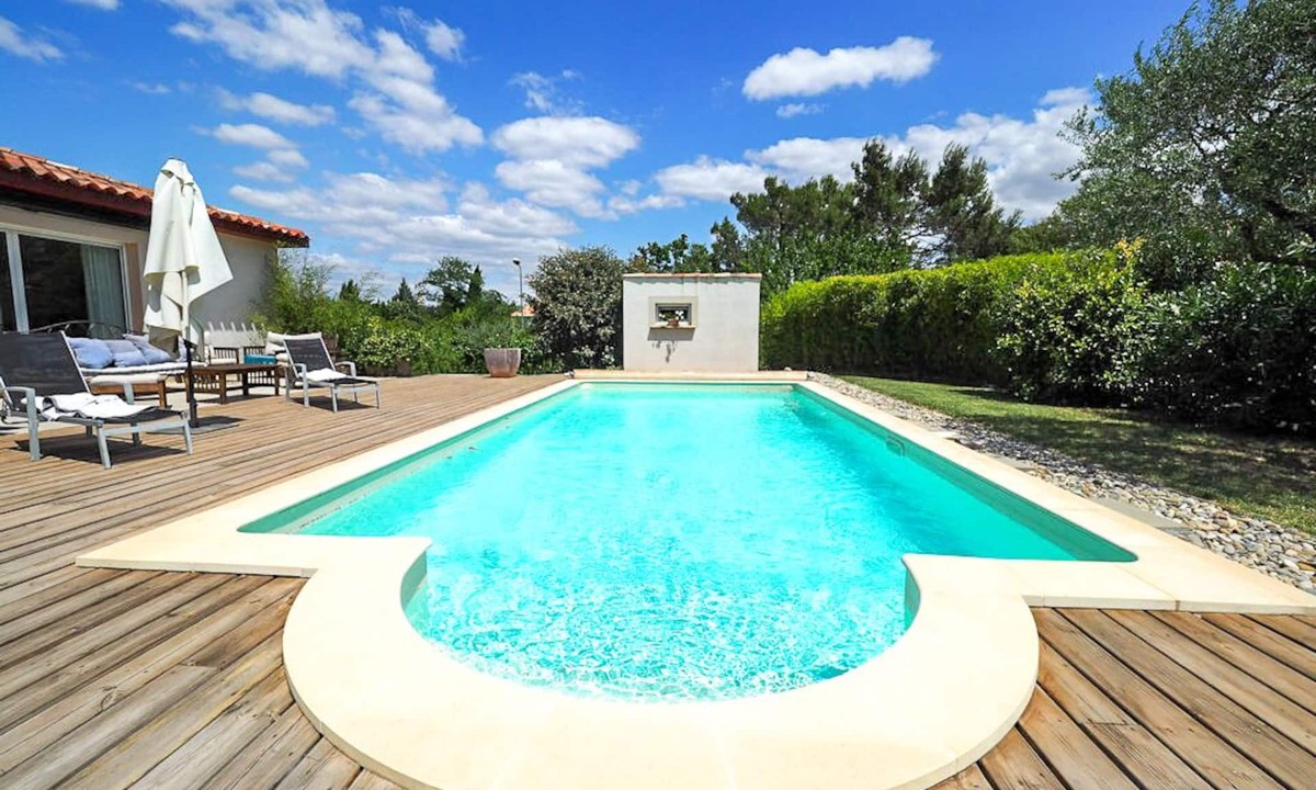 Blauzac Villa | Villa in Blauzac, air conditioning & heated pool