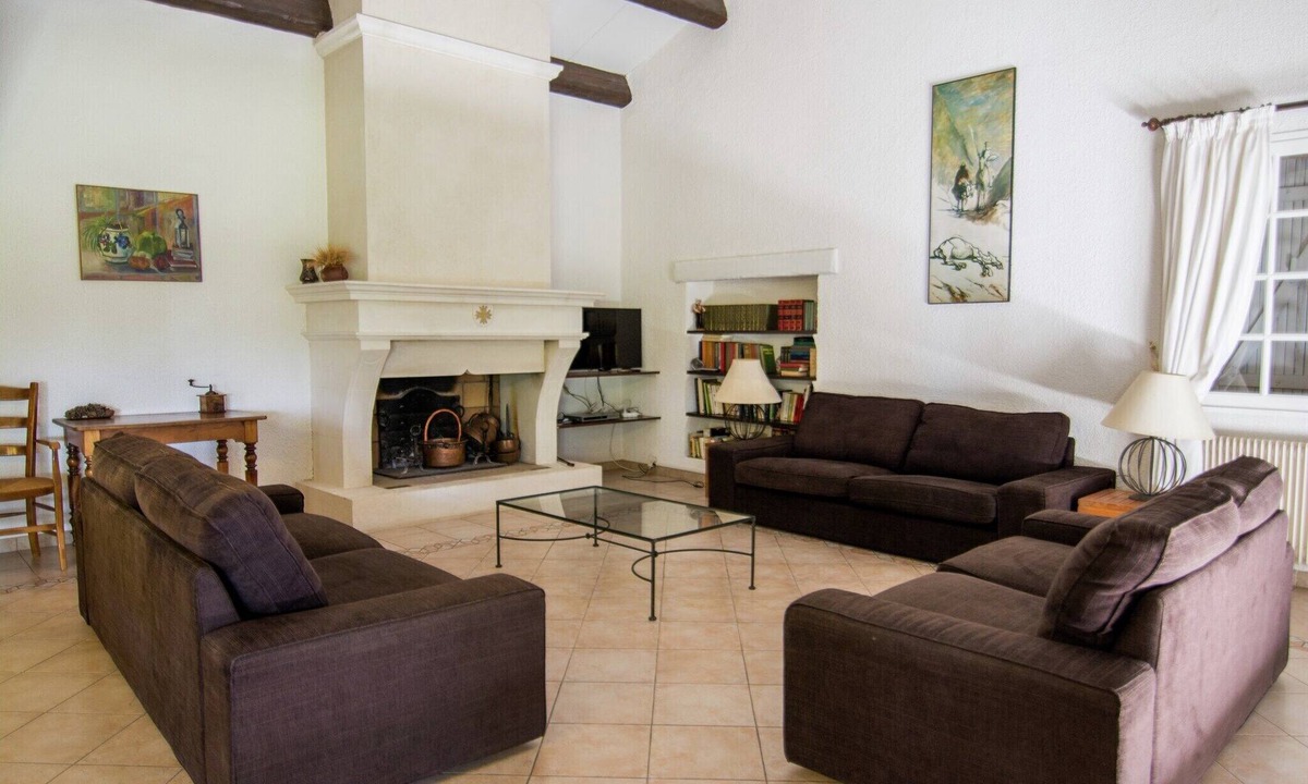 Campagnan Villa | Villa in Campagnan with Pool and Vineyard Views