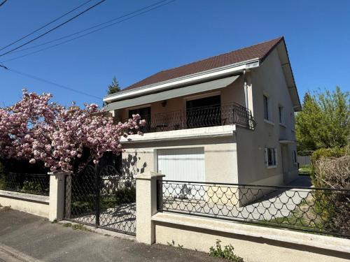 Cosne-Cours-sur-Loire Villa | Villa in Cosne