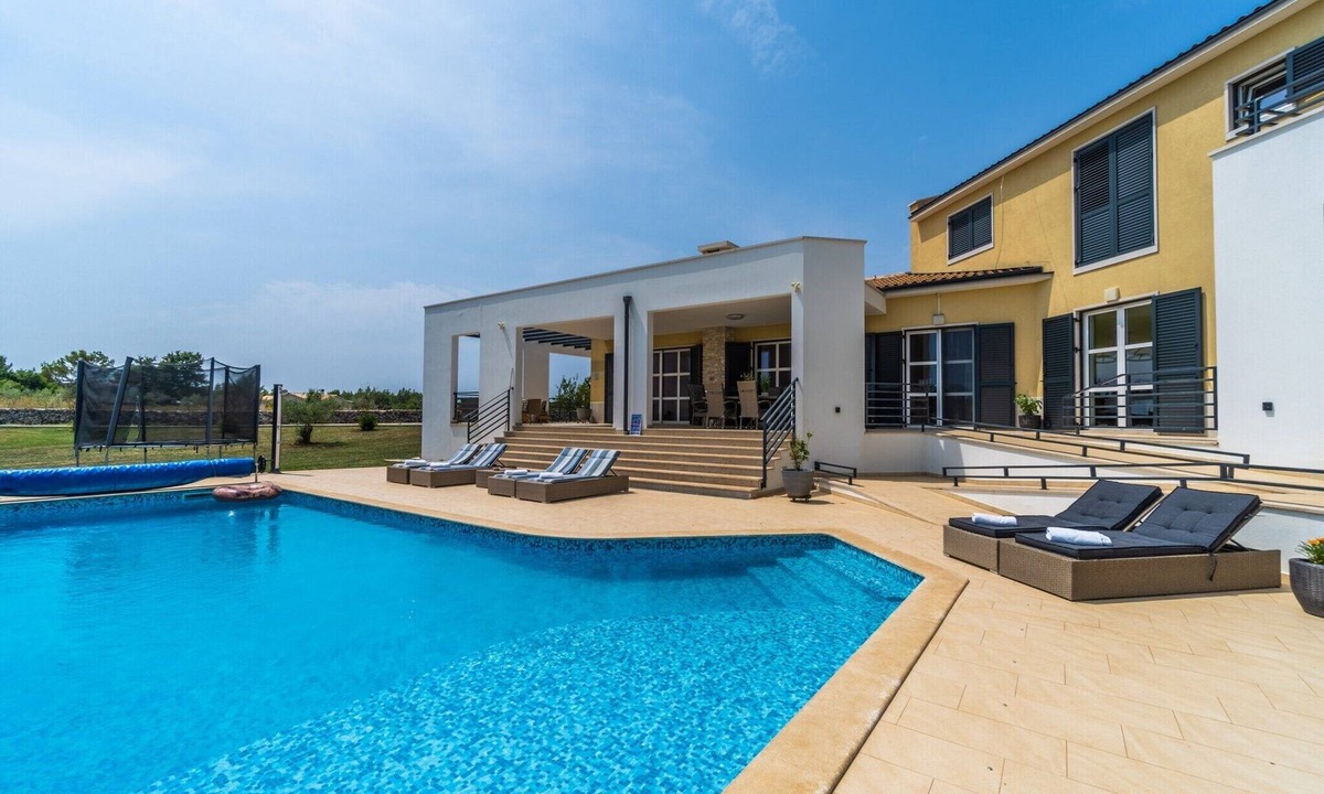 Divsici Villa | Villa in Filipana with Private Heated Pool