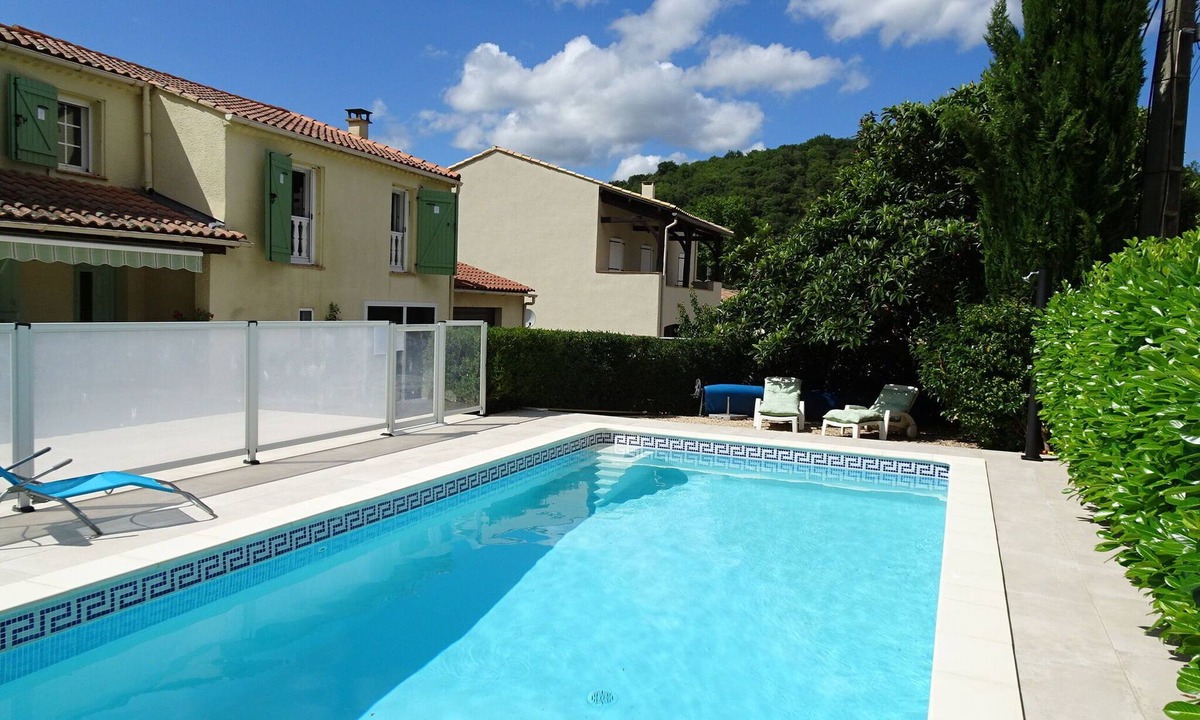 La Tour-Sur-Orb Villa | Villa in La Tour-sur-Orb with Pool & Garden