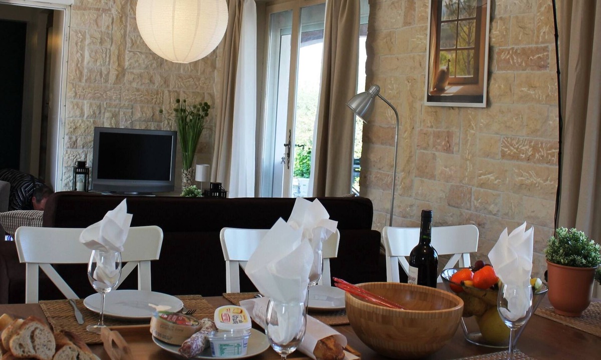 Rousson Villa | Villa in Languedoc with Pool near Historic Cities