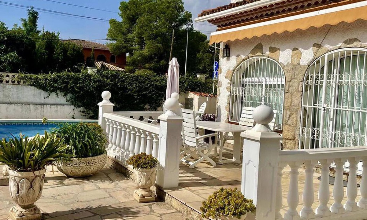 Miami Platja Cottage | Villa in Miami Platja with Private Pool
