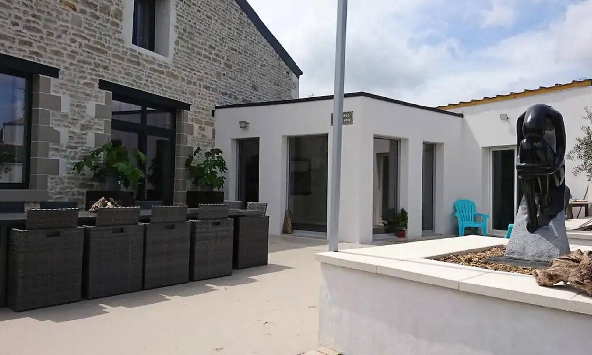 Nuaille d'Aunis Villa | Villa in Nuaillé-d'Aunis with Private Pool