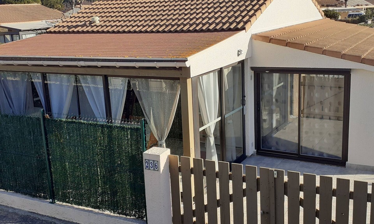 Vendres Villa | Villa in private residence with swimming pool, tennis court 600 metres from the sea